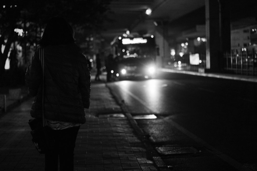 black-and-white-blur-bus-186408.jpg